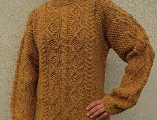 Pullover mit Birkenblättern gefärbt